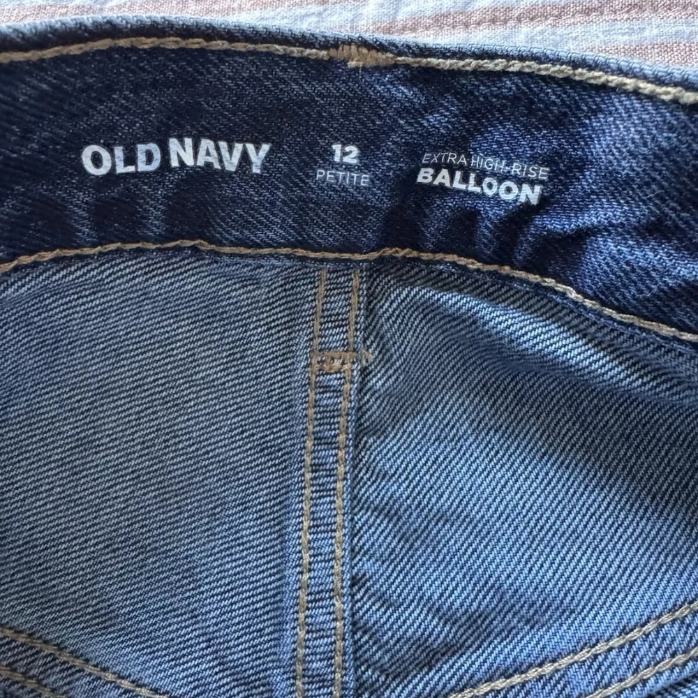 Old Navy Extra High Waist Balloon Jean - Picture 10 of 13